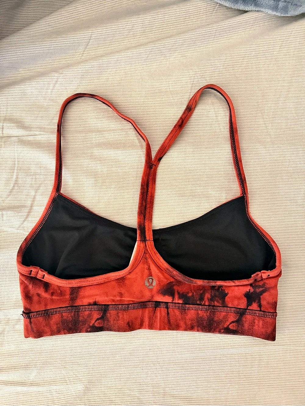 Lululemon Tie-Dye Sports Bra in Red & Black

Size 4